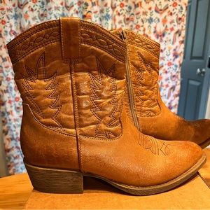 Coconuts by Matisse vegan cowboy boots sz 9